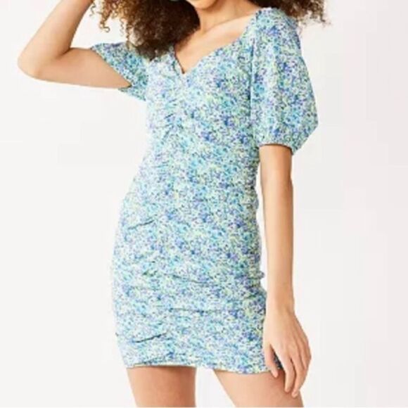 Live To Be Spoiled Green Pastel Floral Ruched Front Short Cap Sleeve Dress - Picture 1 of 13